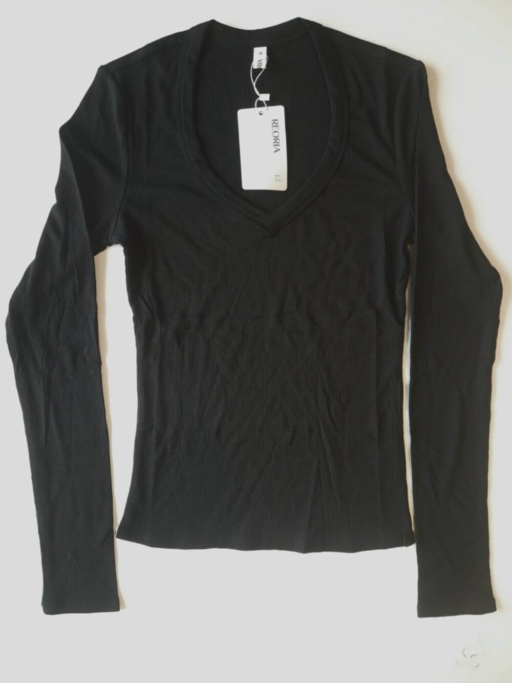 NWT REORIA Women's V-neck Long Sleeve Top - Black